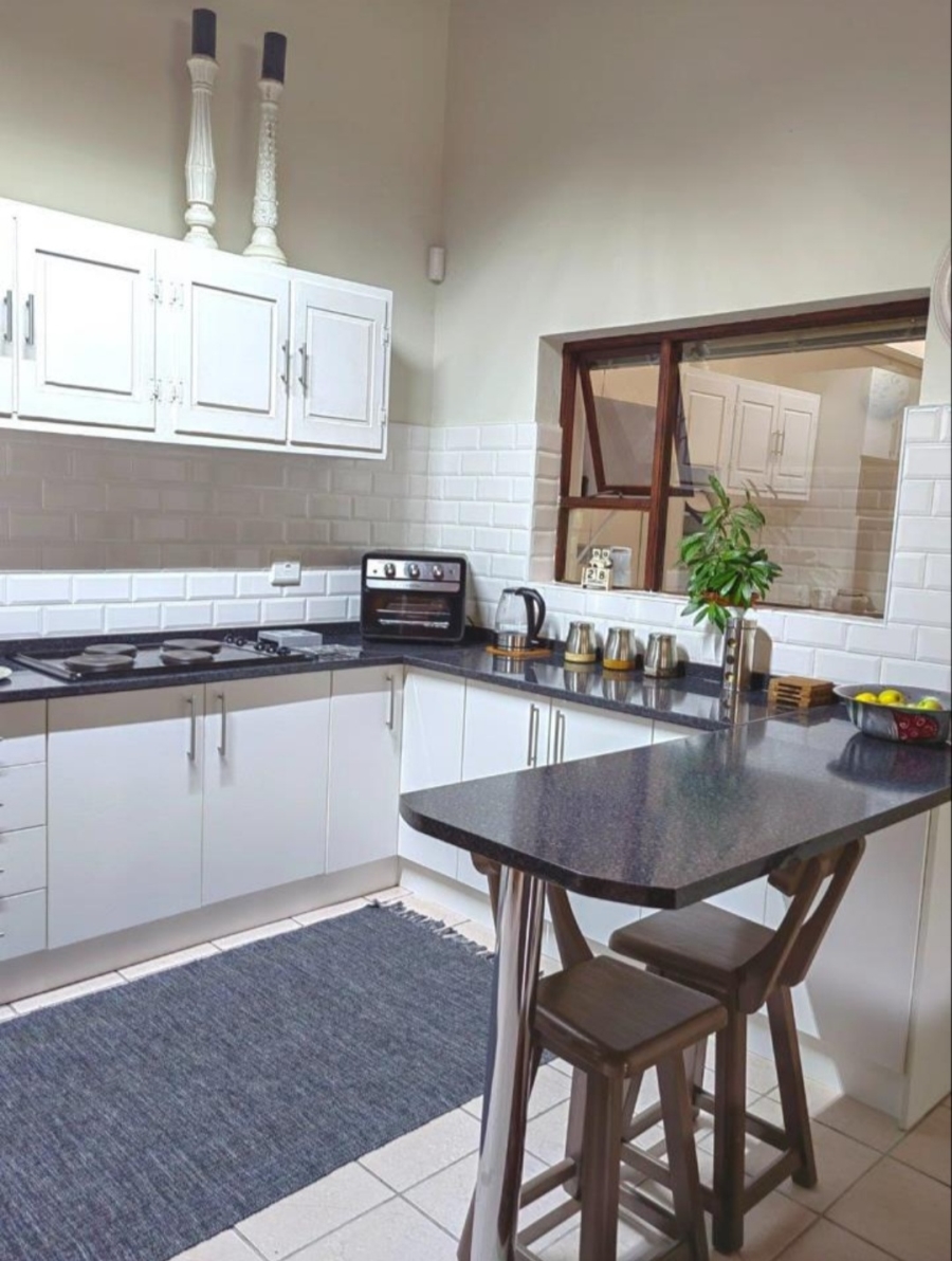 3 Bedroom Property for Sale in Wavecrest Eastern Cape